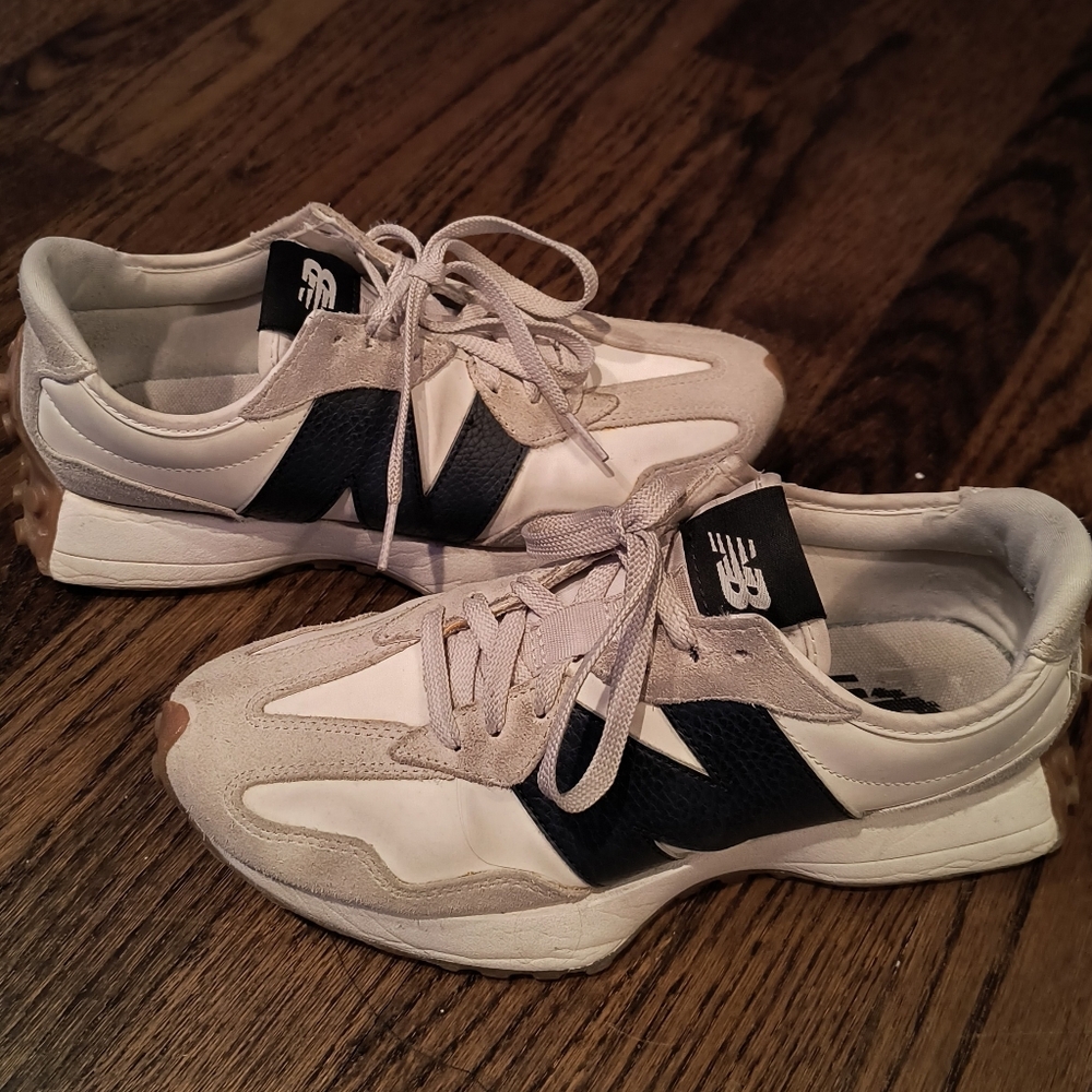 New Balance White/Black Women's Sneakers Size 8